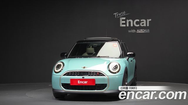 Mini Cooper 5 Door Favoured — пробег 4 438 км — фото 3 из 5