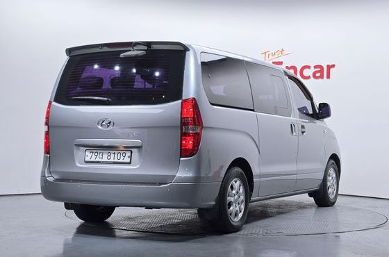 Hyundai Starex 12-Seater Wagon CVX Luxury — пробег 143 948 км — фото 2 из 5