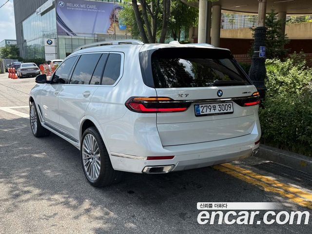 BMW X7 xDrive 40i Design Pure Excellence 6-Seater — пробег 7 056 км — фото 2 из 5