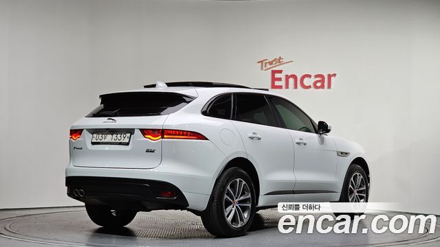 Jaguar F-PACE 20d R-Sport — пробег 114 488 км — фото 2 из 5