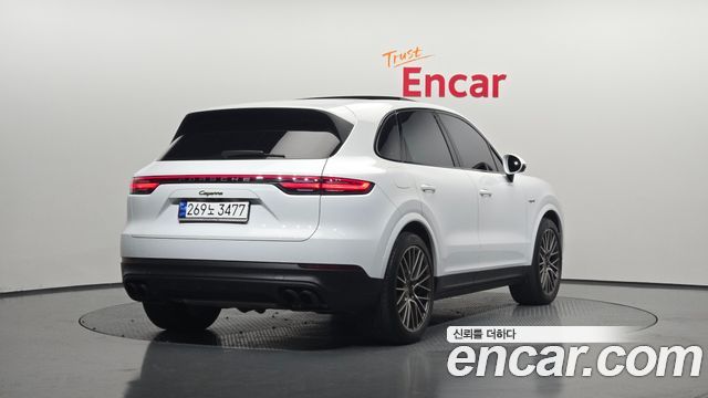 Porsche Cayenne 3.0 E-HYBRID PLATINUM EDITION — пробег 52 624 км — фото 2 из 5