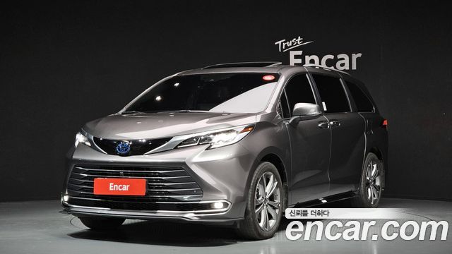 Toyota Sienna 2.5 Hybrid 2WD — пробег 81 357 км — фото 1 из 5