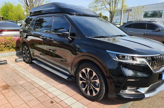 Kia Carnival 7-Seater Hi-Limousine Signature — пробег 21 909 км — фото 4 из 5