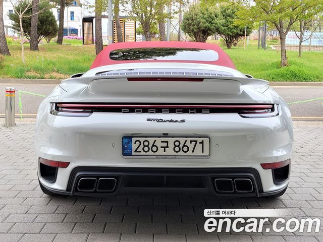 Porsche 911 Turbo S Cabriolet — пробег 13 700 км — фото 4 из 5