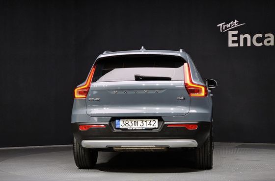 Volvo XC40 B4 Inscription — пробег 46 768 км — фото 4 из 5