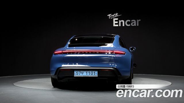 Porsche Taycan Base — пробег 22 436 км — фото 4 из 5