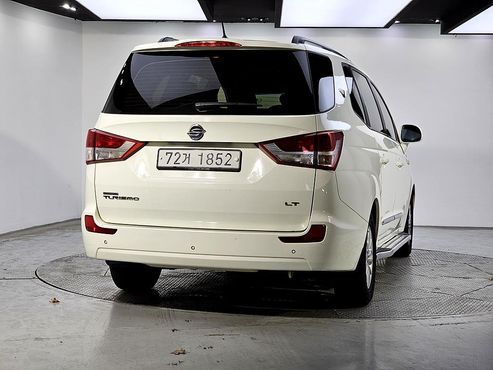 Ssangyong KORANDO 4WD LT 11-seater — пробег 84 483 км — фото 2 из 5