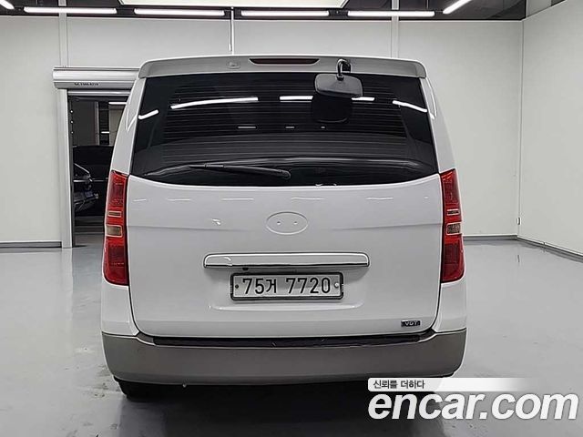 Hyundai Starex 11-Seater Wagon HVX VIP PACK — пробег 86 780 км — фото 3 из 5