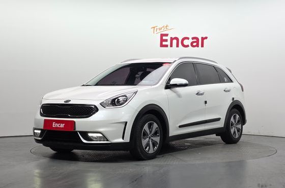 Kia Niro Luxury — пробег 95 861 км — фото 1 из 5