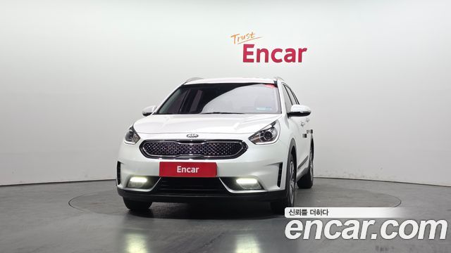 Kia Niro Luxury — пробег 95 861 км — фото 3 из 5