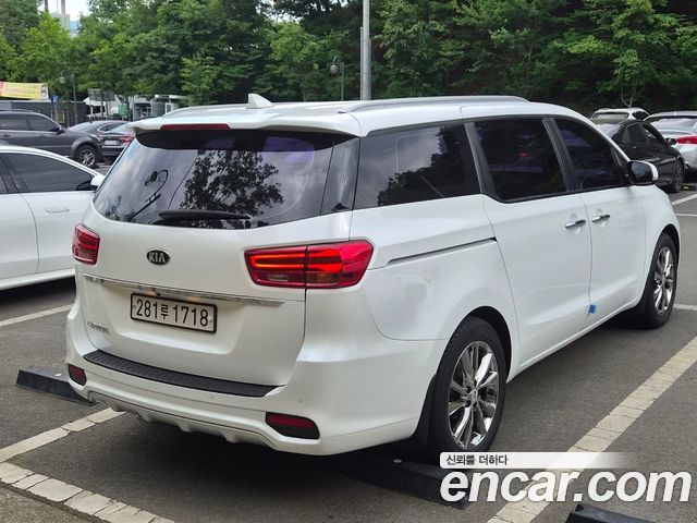 Kia Carnival из Кореи Encar