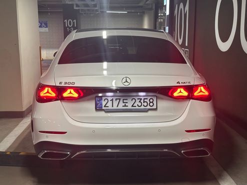 Mercedes-Benz E-Class E300 4MATIC AMG Line — пробег 10 100 км — фото 3 из 5