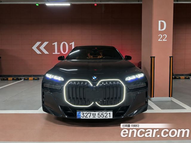 BMW 7-Series 740d xDrive M Sport — пробег 10 800 км — фото 3 из 5