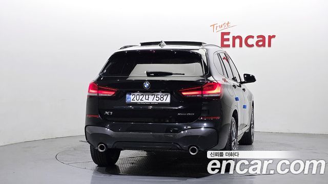 BMW X1 xDrive 20i M Sport — пробег 57 964 км — фото 4 из 5
