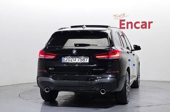 BMW X1 xDrive 20i M Sport — пробег 57 964 км — фото 4 из 5