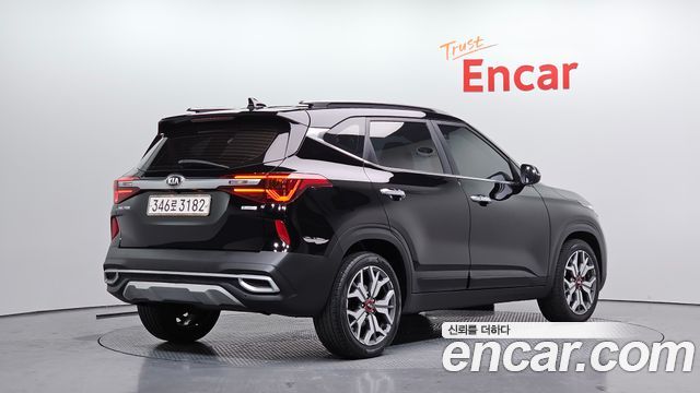 Kia Seltos из Кореи Encar