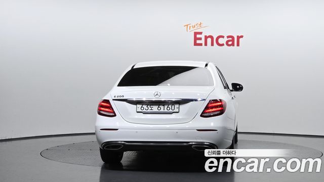 Mercedes-Benz E-Class E200 Avantgarde — пробег 109 760 км — фото 4 из 5