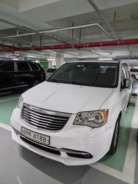 Chrysler Grand Voyager 3.6 LIMITED — пробег 120 000 км — фото 1 из 5