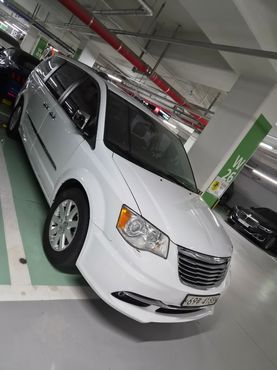Chrysler Grand Voyager 3.6 LIMITED — пробег 120 000 км — фото 2 из 5