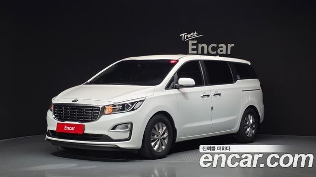 Kia Carnival 11-Seater Deluxe — пробег 80 991 км — фото 1 из 5