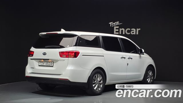 Kia Carnival 11-Seater Deluxe — пробег 80 991 км — фото 2 из 5
