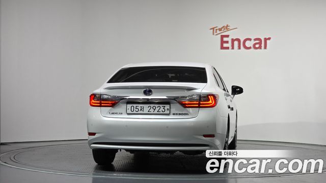 Lexus ES Supreme+ XV60 — пробег 87 961 км — фото 4 из 5