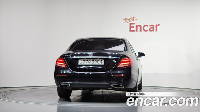 Mercedes-Benz E-Class из Кореи Encar