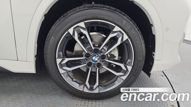 BMW X1 sDrive 18d M Sport — пробег 12 050 км — фото 5 из 5