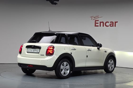 Mini Cooper 5Door Standard 3rd — пробег 65 689 км — фото 2 из 5