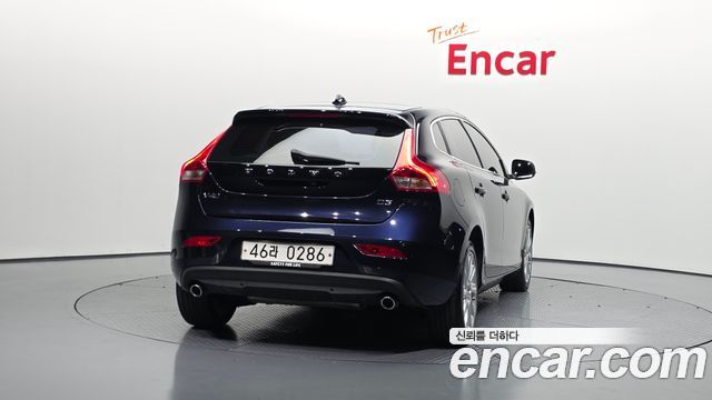 Volvo V40 из Кореи Encar