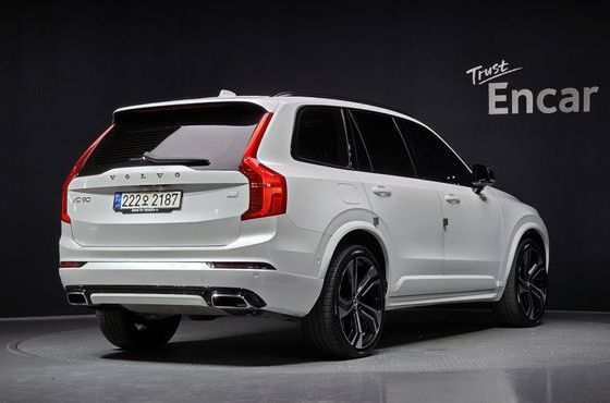 Volvo XC90 T8 R-Design Hybrid — пробег 37 587 км — фото 2 из 5