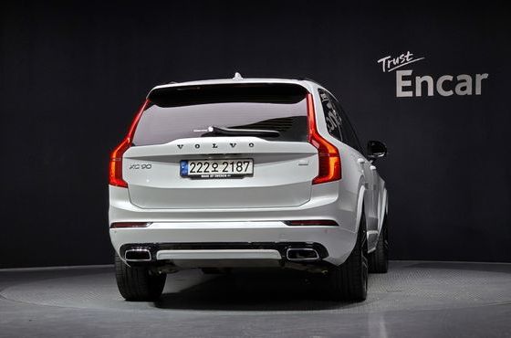 Volvo XC90 T8 R-Design Hybrid — пробег 37 587 км — фото 4 из 5