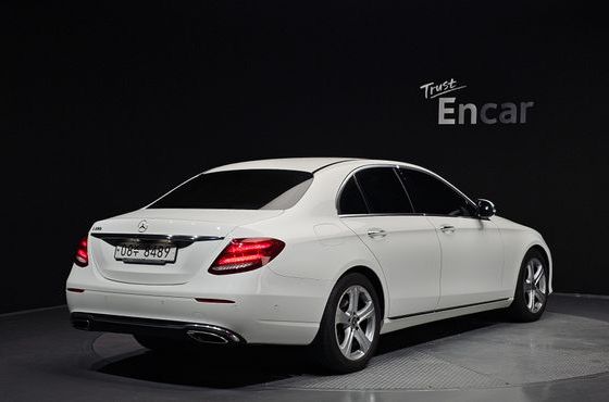 Mercedes-Benz E-Class E200 Avantgarde — пробег 72 770 км — фото 2 из 5