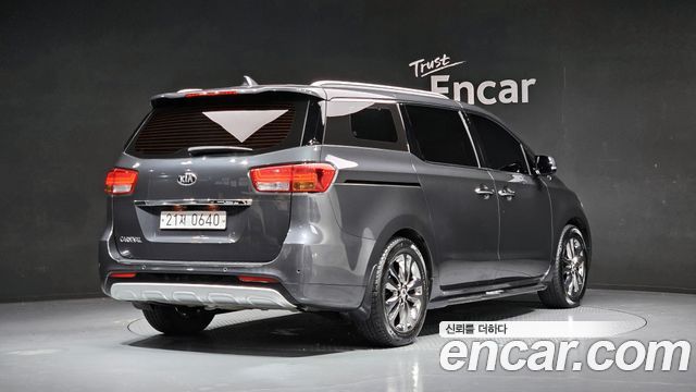Kia Carnival из Кореи Encar