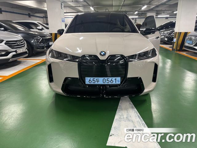 BMW iX xDrive M70 — пробег 150 км — фото 3 из 5