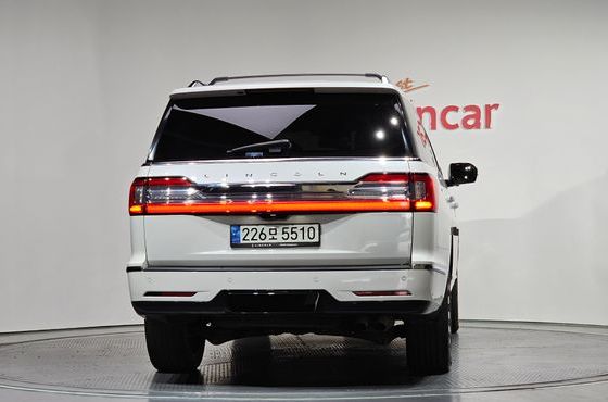 Lincoln Navigator 3.5L — пробег 83 036 км — фото 4 из 5