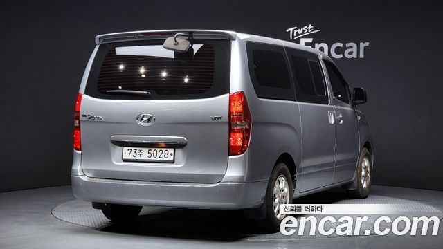 Hyundai Starex 11-Seater Wagon CVX Premium — пробег 238 679 км — фото 2 из 5