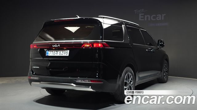 Kia Carnival 11-Seater Signature — пробег 57 869 км — фото 2 из 5