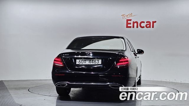 Mercedes-Benz E-Class E200 Avantgarde — пробег 192 380 км — фото 4 из 5
