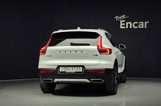 Volvo XC40 T4 Inscription — пробег 30 605 км — фото 4 из 5