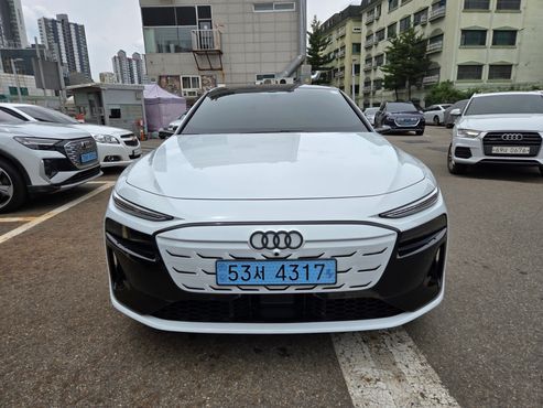 Audi A6 e-Tron Performance S Line Black Edition — пробег 3 900 км — фото 4 из 5