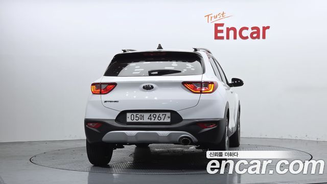 Kia Stonic из Кореи Encar