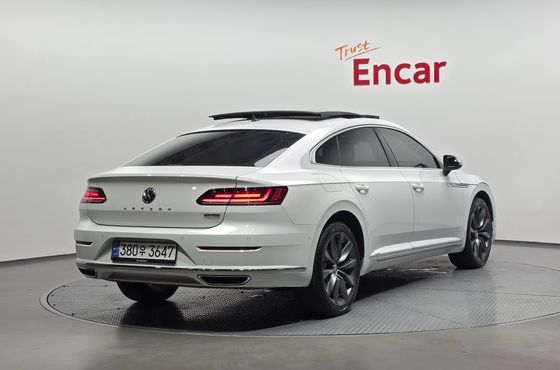 Volkswagen Arteon 2.0 TDI Presige 4Motion — пробег 76 180 км — фото 2 из 5