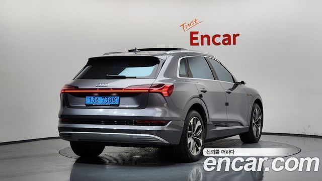 Audi e-tron из Кореи Encar