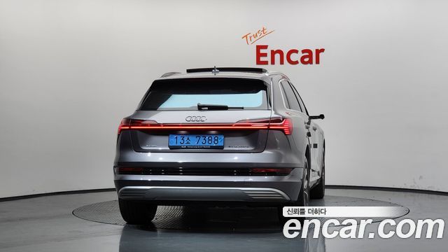 Audi e-tron из Кореи Encar