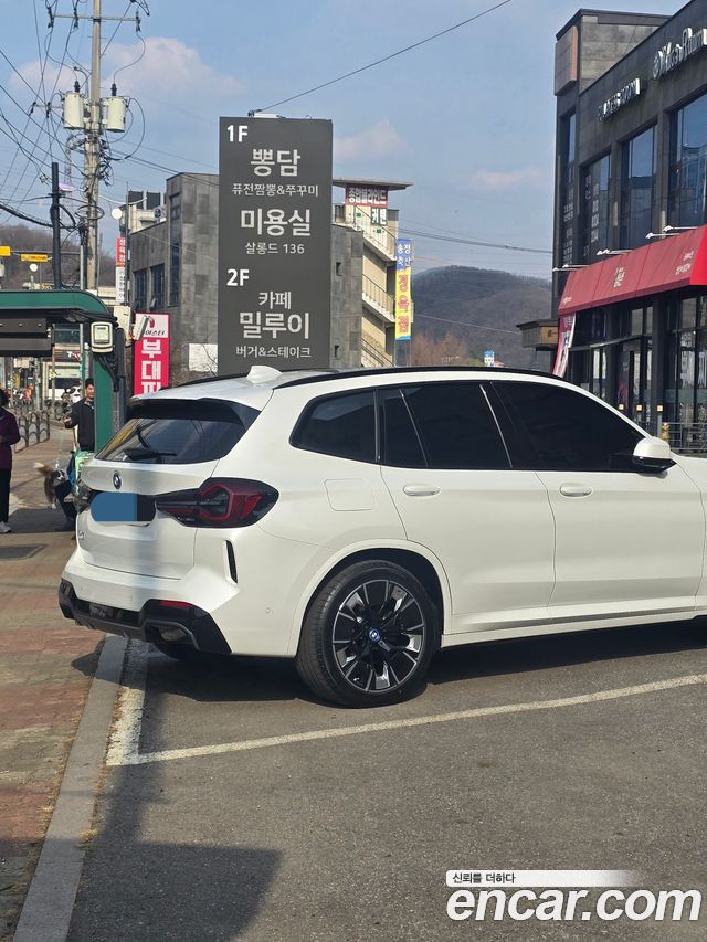 BMW iX3 M Sports — пробег 16 000 км — фото 2 из 5