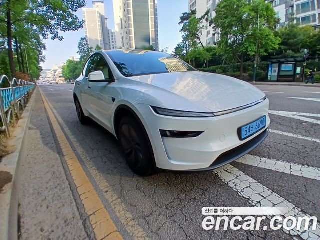 Tesla Model Y Premium RWD — пробег 834 км — фото 3 из 5