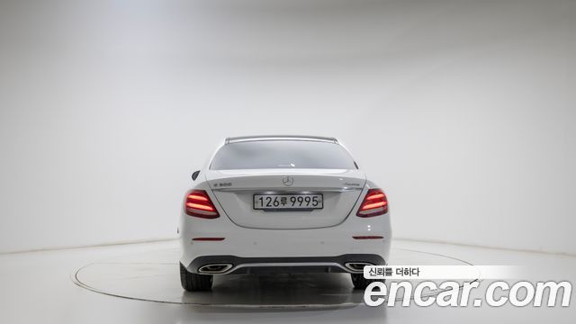 Mercedes-Benz E-Class из Кореи Encar
