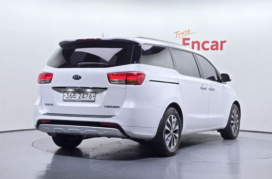 Kia Carnival 9-seater Luxury — пробег 193 551 км — фото 2 из 5