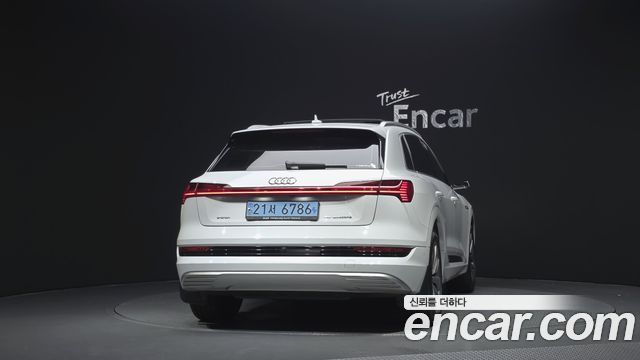 Audi e-tron из Кореи Encar